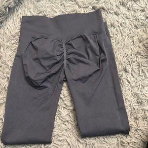 Butt lifting workout leggings Size L